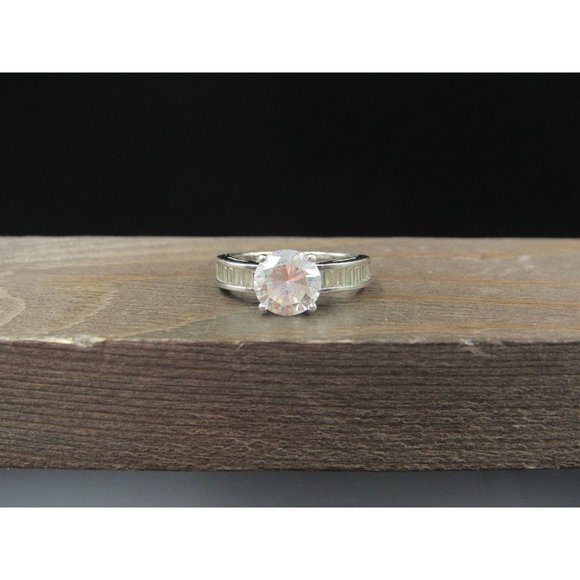 Jewelry - Size 6.25 Sterling Silver Round Cubic Zirconia With Channel Accents Band Ring